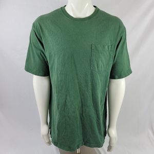 Duluth Trading Men's green pocket Shirt Size L Short Sleeve crew Neck Longtail T